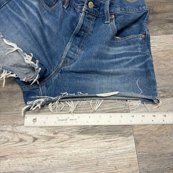 Levis Shorts‎ Premium 501 Blue Womens 31 Button Fly Distressed Denim Jean Jorts - Picture 11 of 12